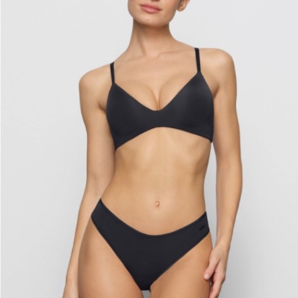 NWT - Skims Push Up plunge Bra - 36C